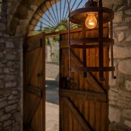 Old Town Lodge, 3 Minutes To The Sea Apartamento *
